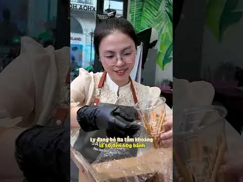 Ảnh xem trước clip cách làm sốt kem hạt dẻ cười chấm bánh que